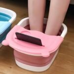 Foot soaking tub massager