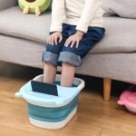 Foot soaking tub massager